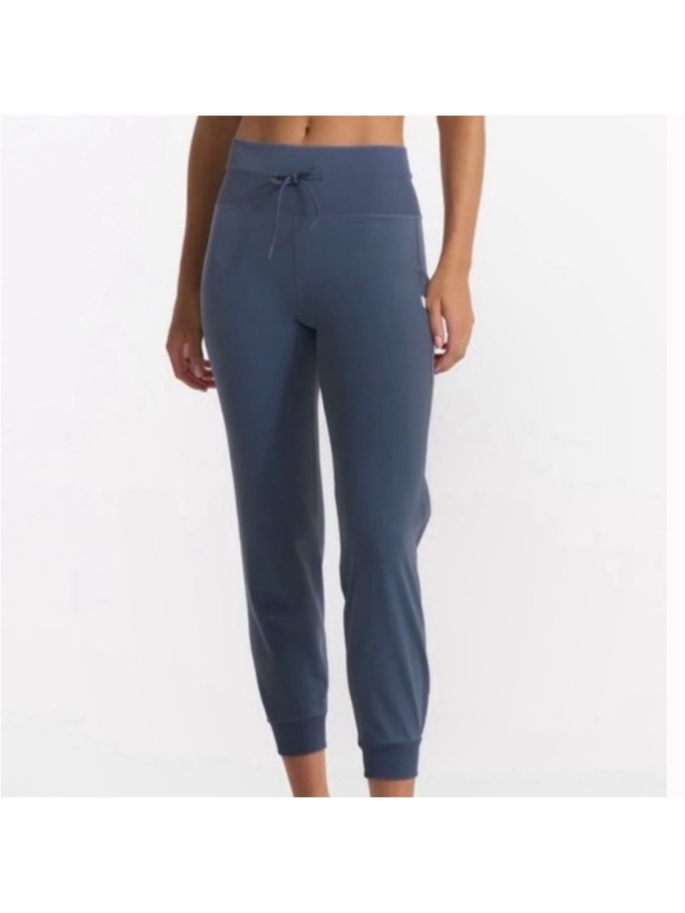 Vuori Daily Jogger Sweatpant in Ink Blue Navy Blue Size XS/Small?